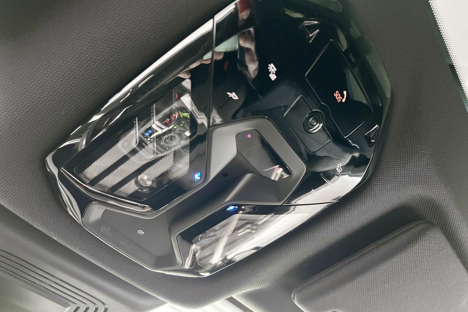 BMW iX iso kuva 27