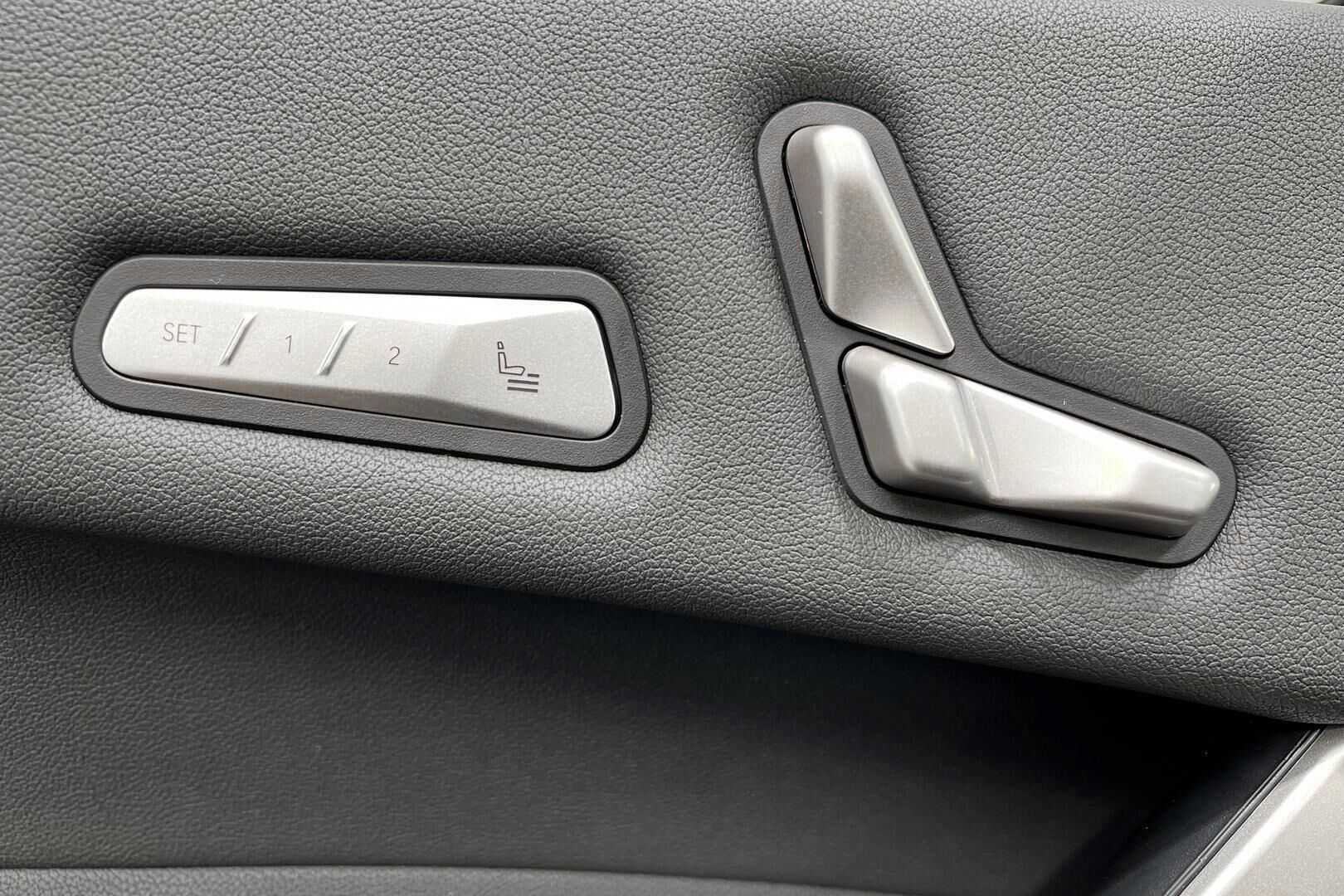 BMW iX iso kuva 32