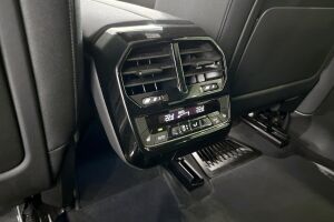 BMW iX esikatselu 35