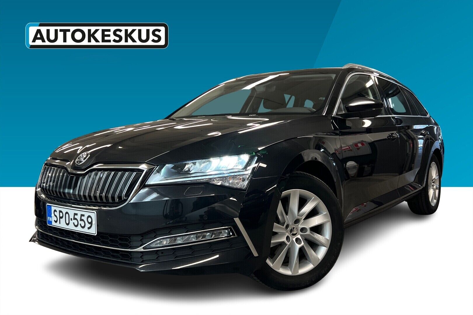 Skoda Superb iso kuva 11