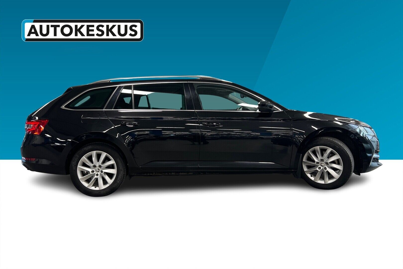 Skoda Superb iso kuva 15