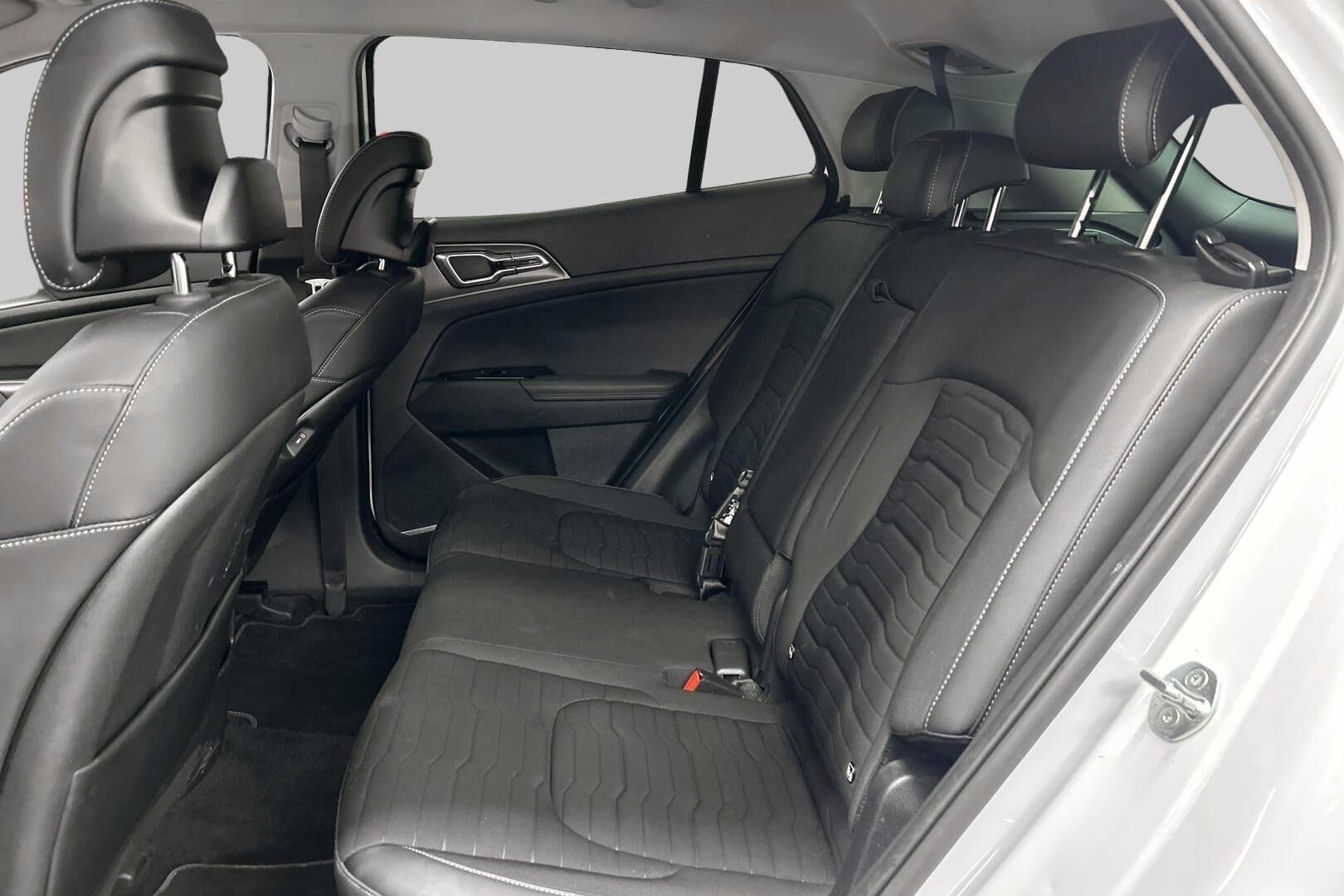 Kia Sportage iso kuva 10