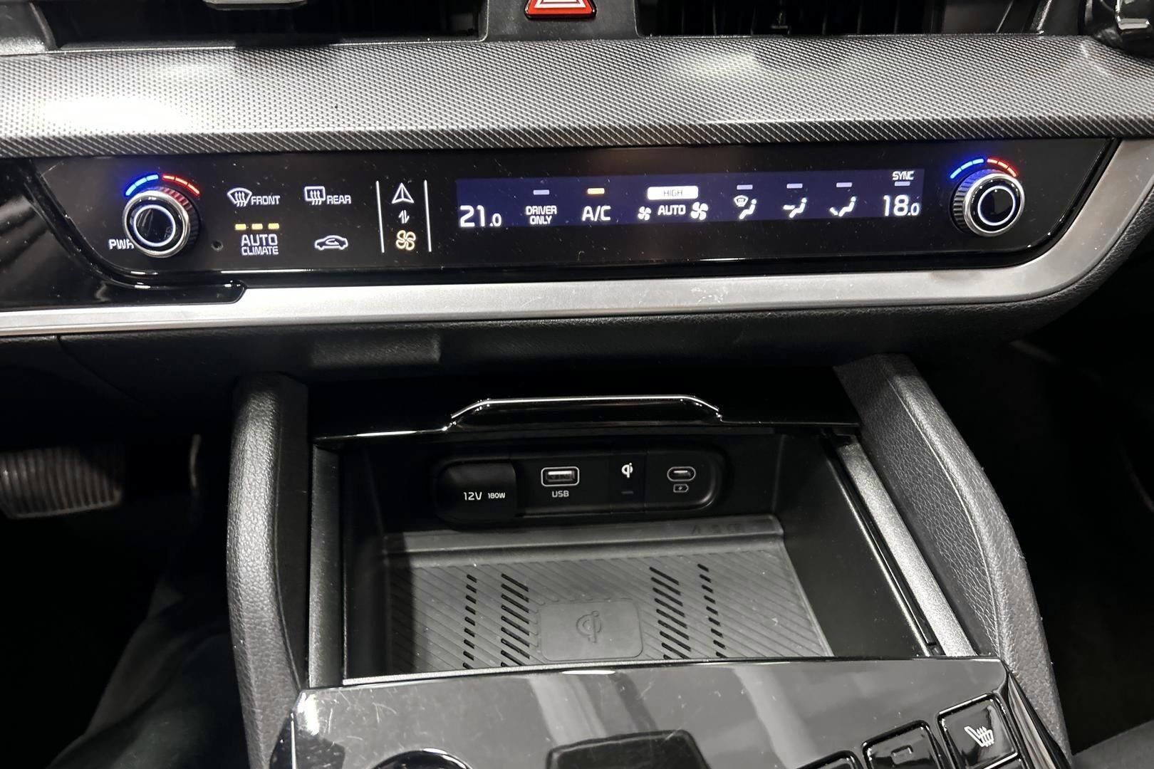 Kia Sportage iso kuva 14
