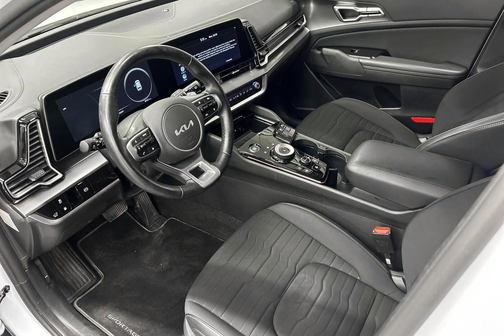 Kia Sportage iso kuva 9