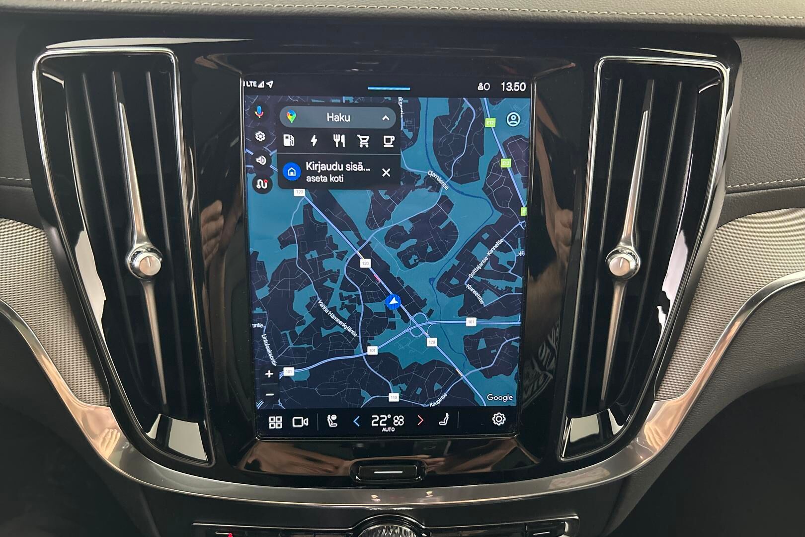 Volvo V60 iso kuva 16