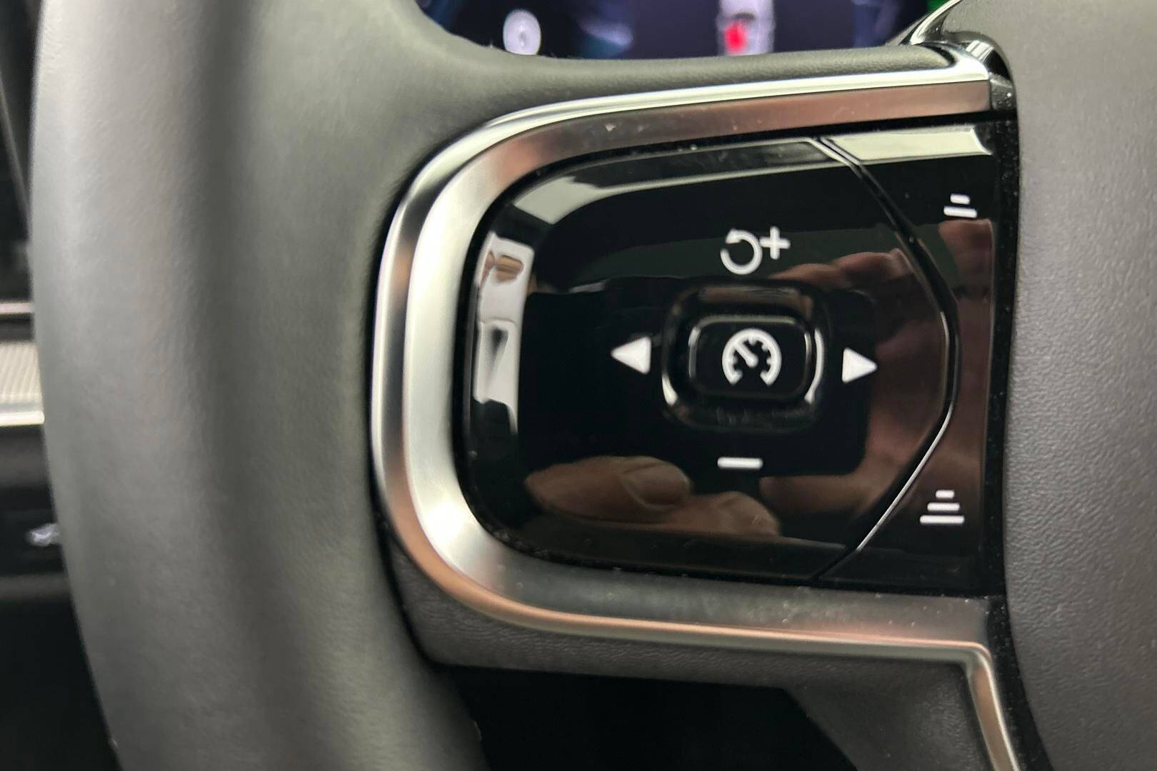 Volvo V60 iso kuva 22