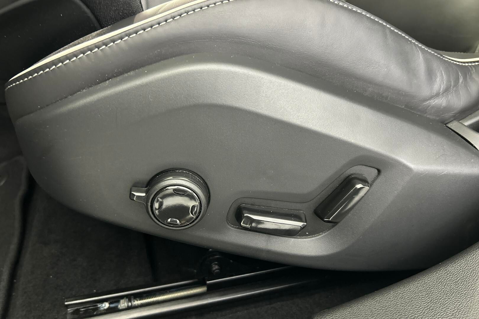 Volvo V60 iso kuva 26