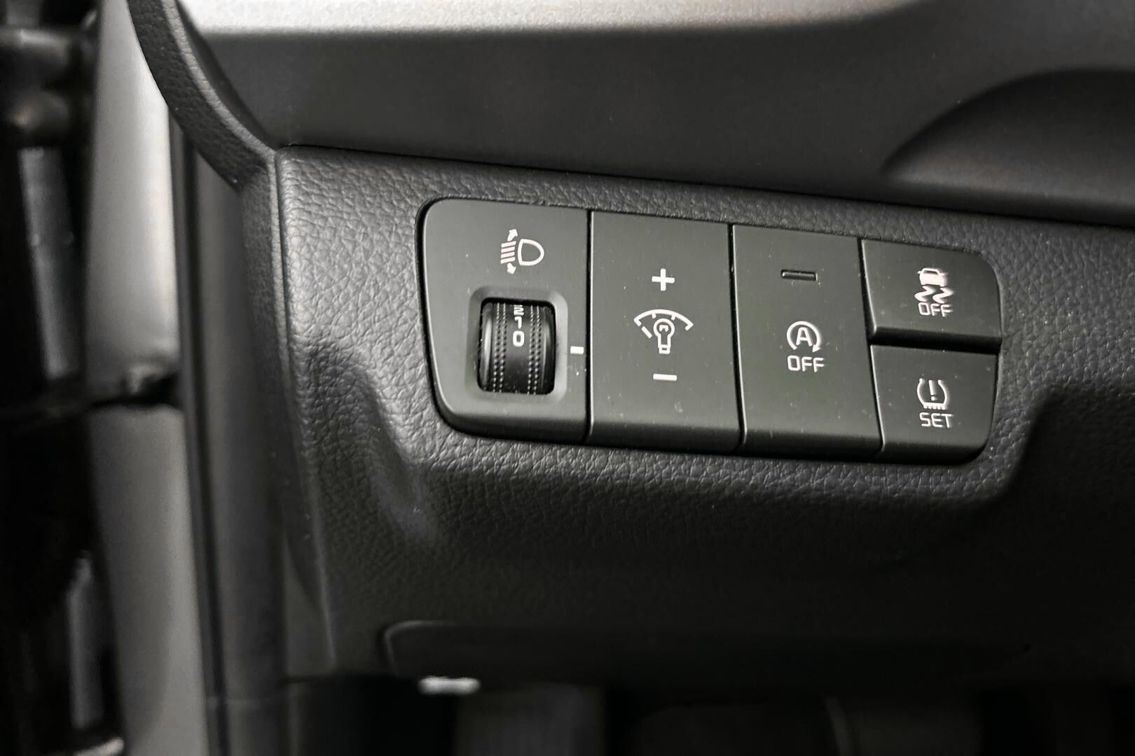 Kia Stonic iso kuva 22