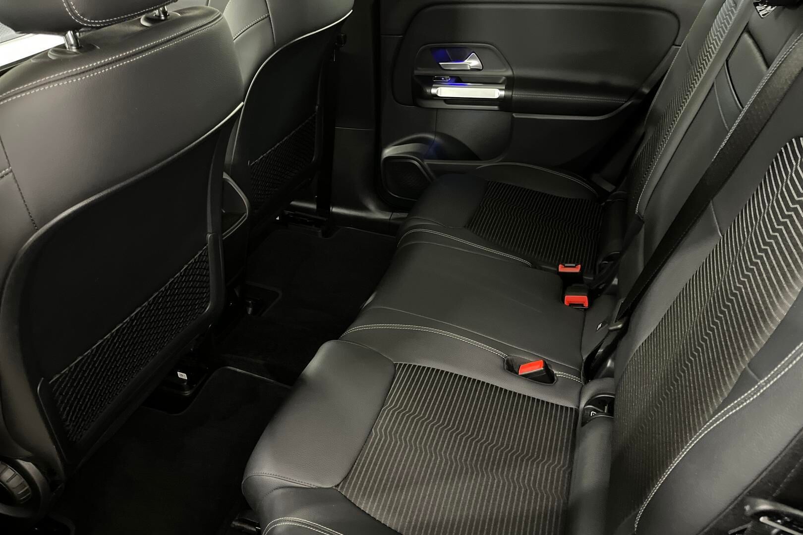 Mercedes-Benz EQB iso kuva 8