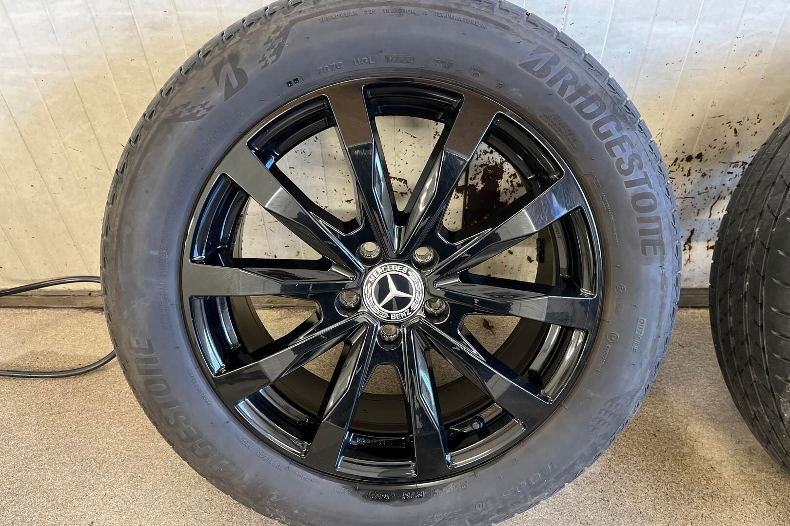 Mercedes-Benz EQB iso kuva 12