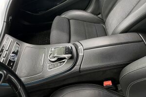 Mercedes-Benz E esikatselu 20