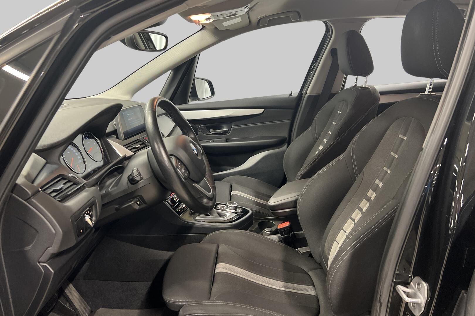 BMW 2-SARJA iso kuva 9