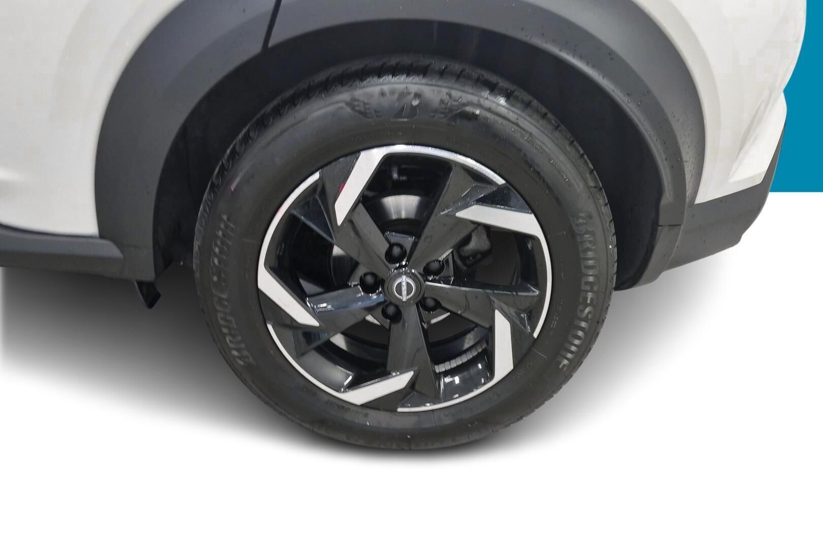 Nissan Juke iso kuva 9