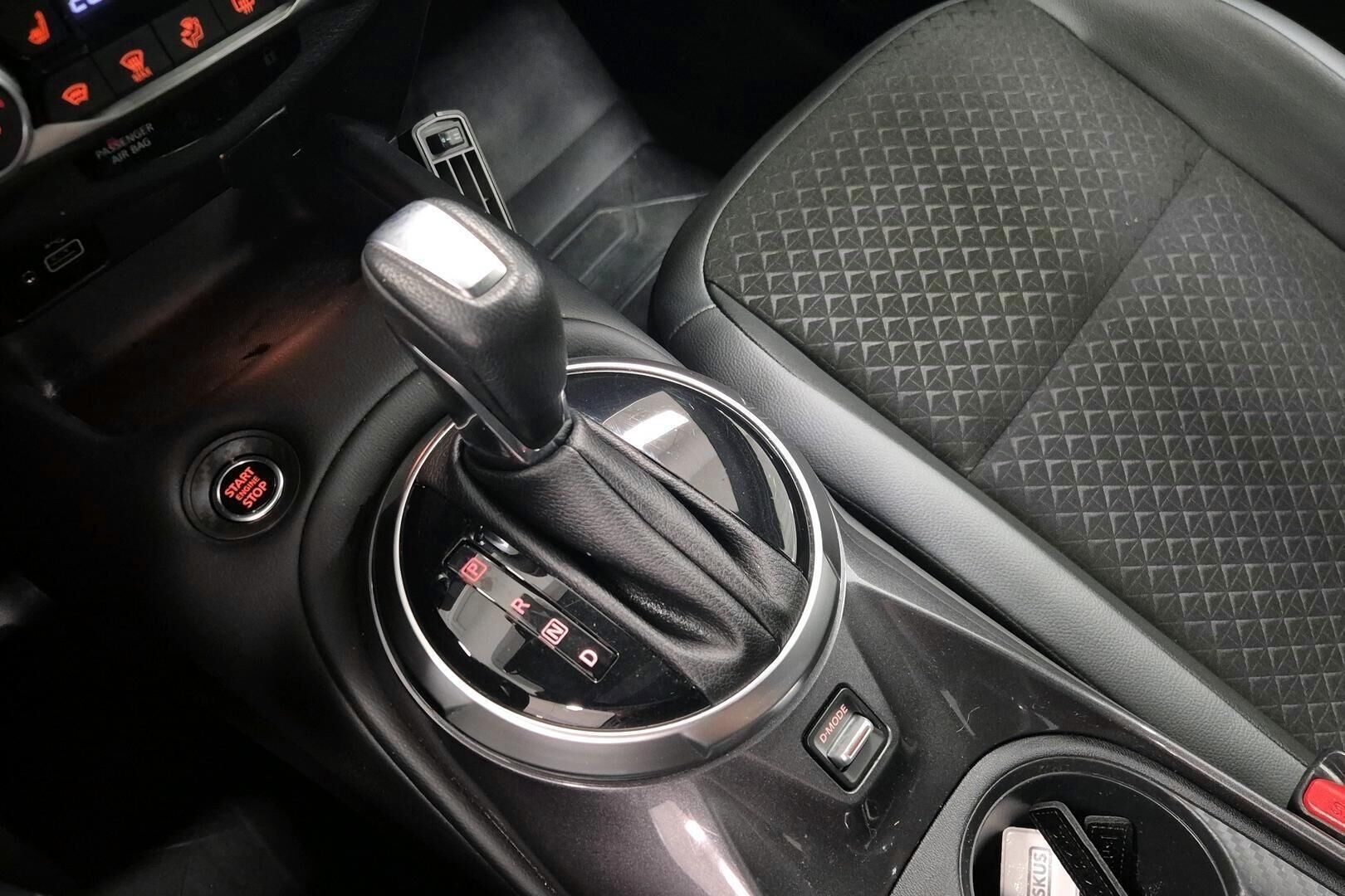 Nissan Juke iso kuva 11