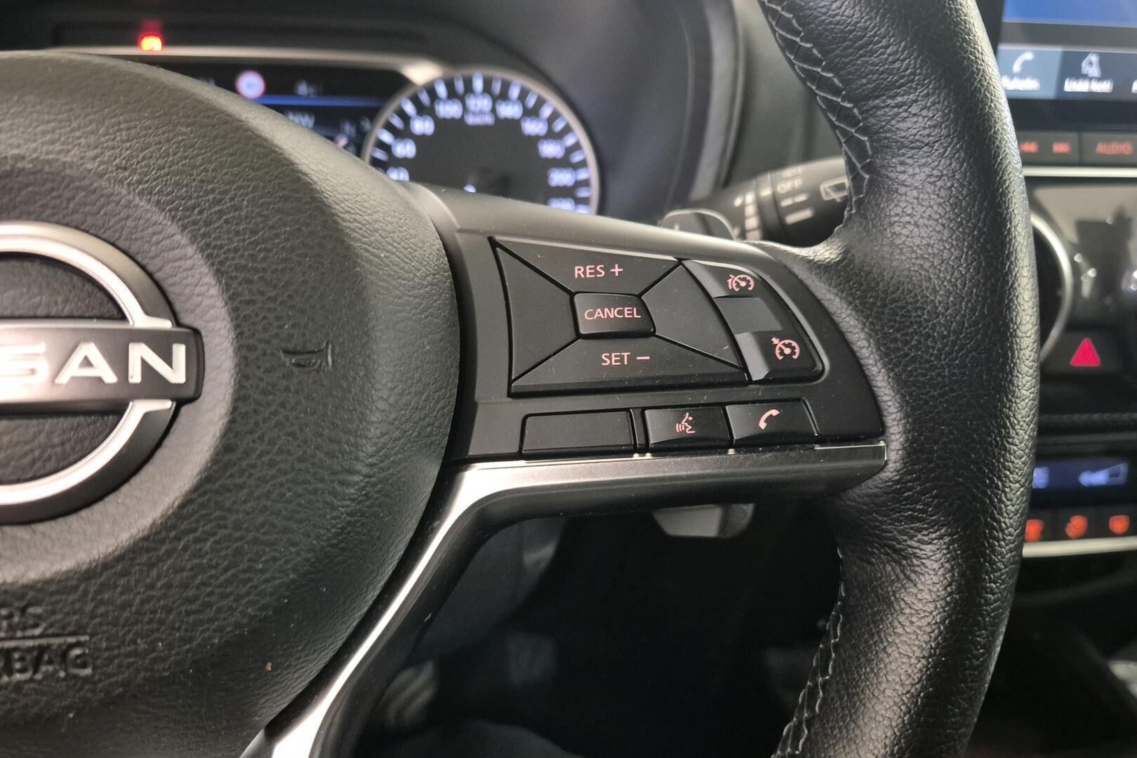 Nissan Juke iso kuva 23