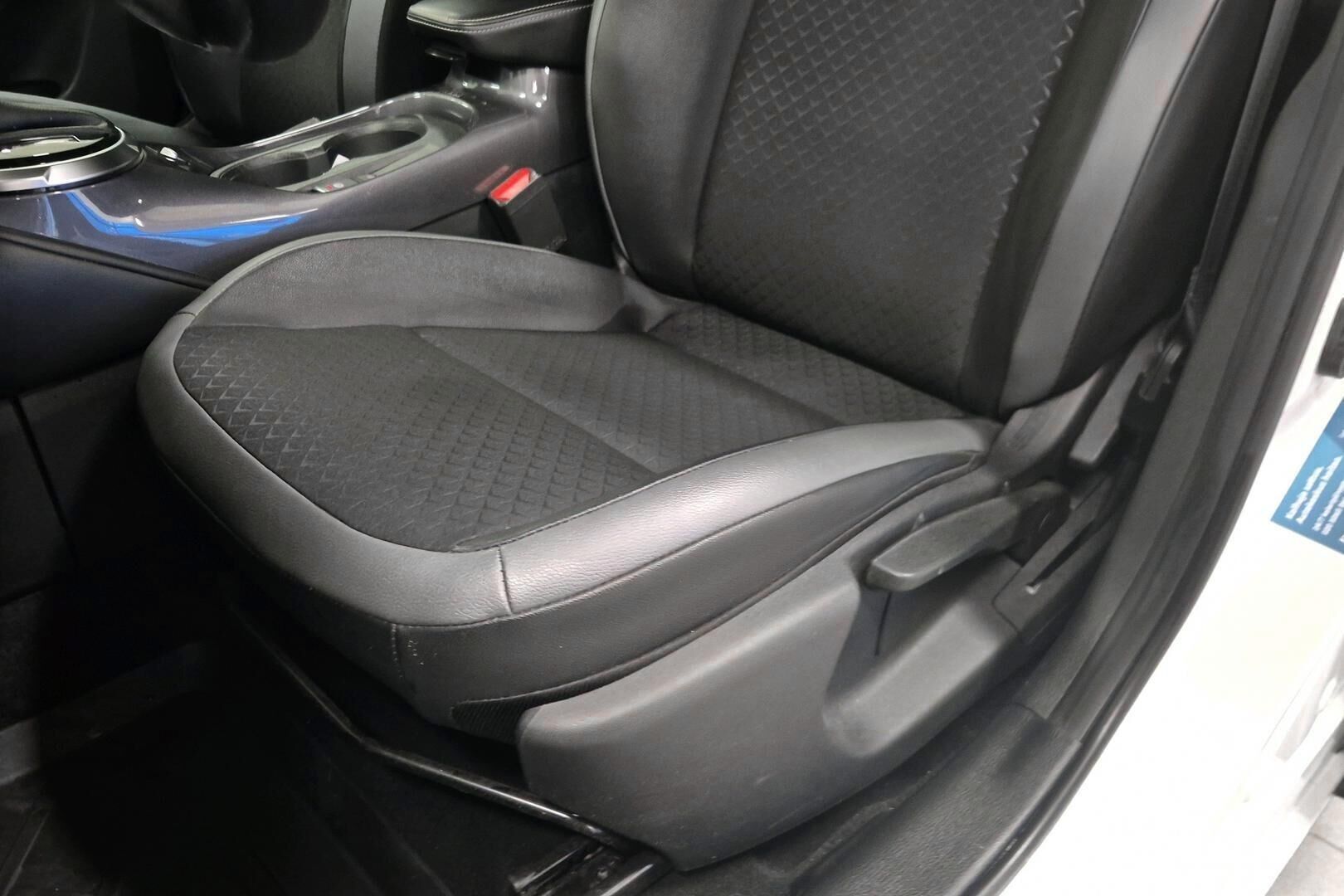 Nissan Juke iso kuva 14