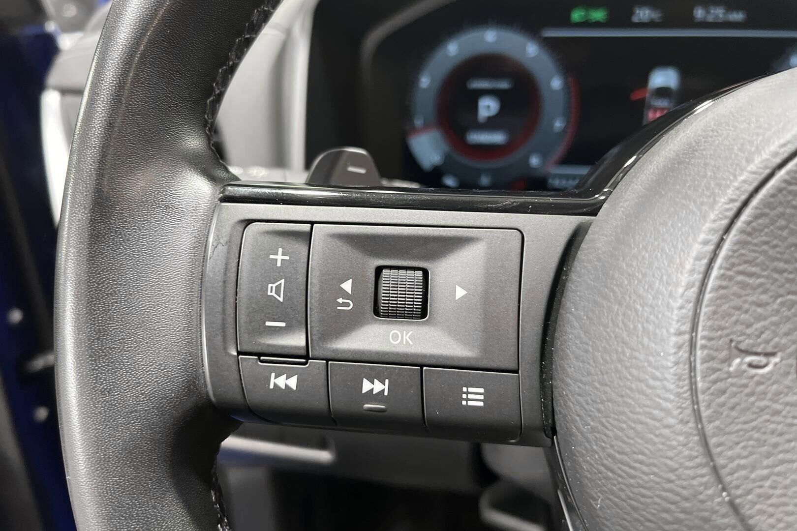 Nissan Qashqai iso kuva 17