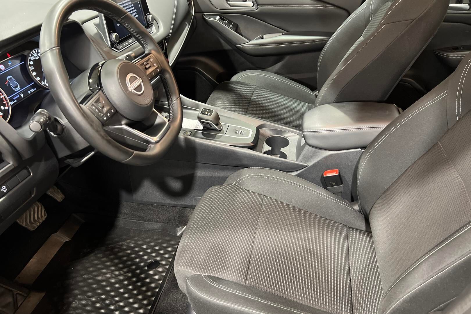 Nissan Qashqai iso kuva 6