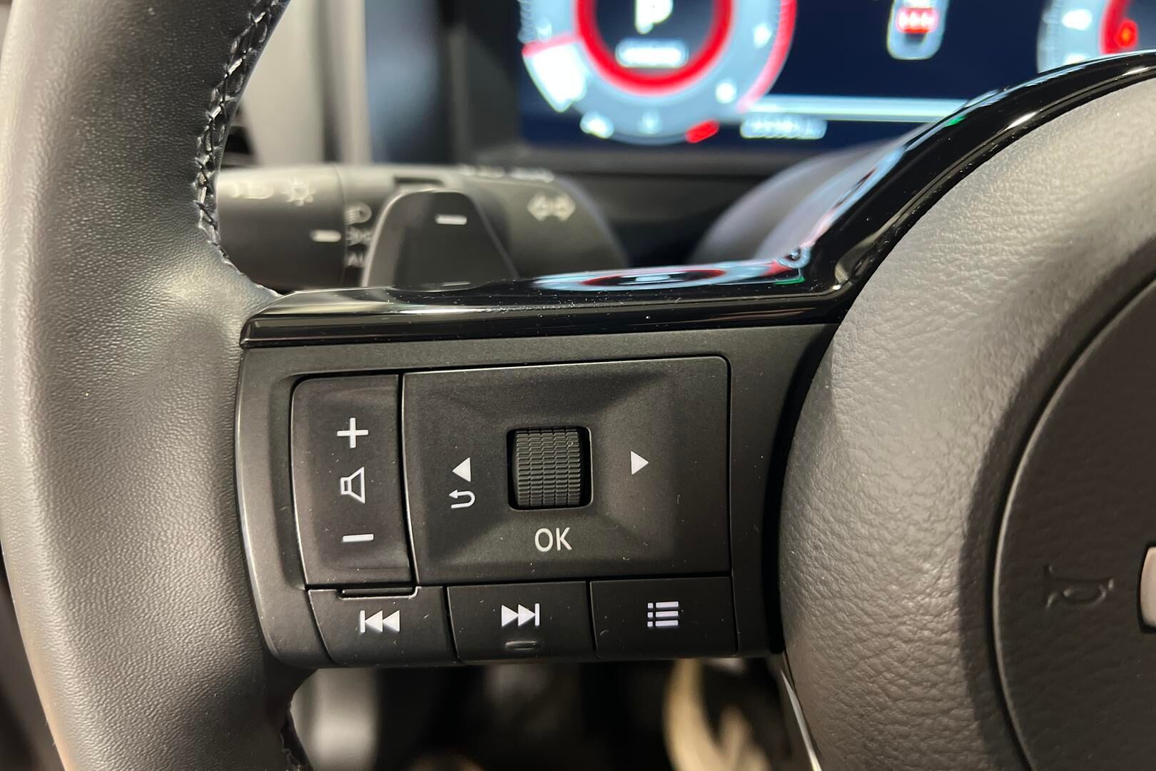 Nissan Qashqai iso kuva 17