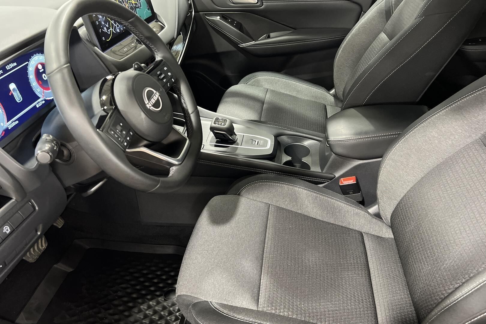 Nissan Qashqai iso kuva 9
