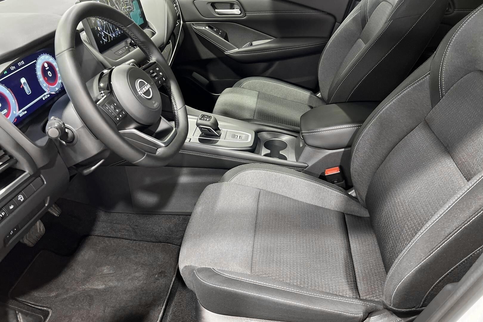 Nissan Qashqai iso kuva 9