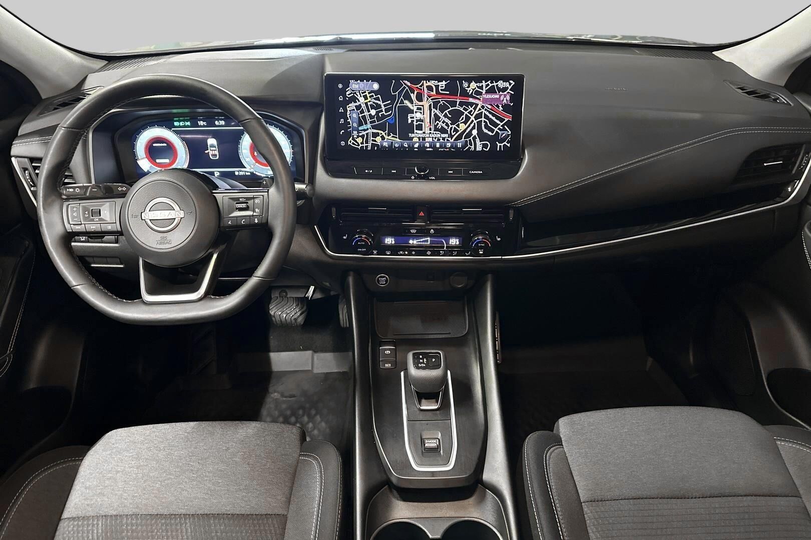 Nissan Qashqai iso kuva 8