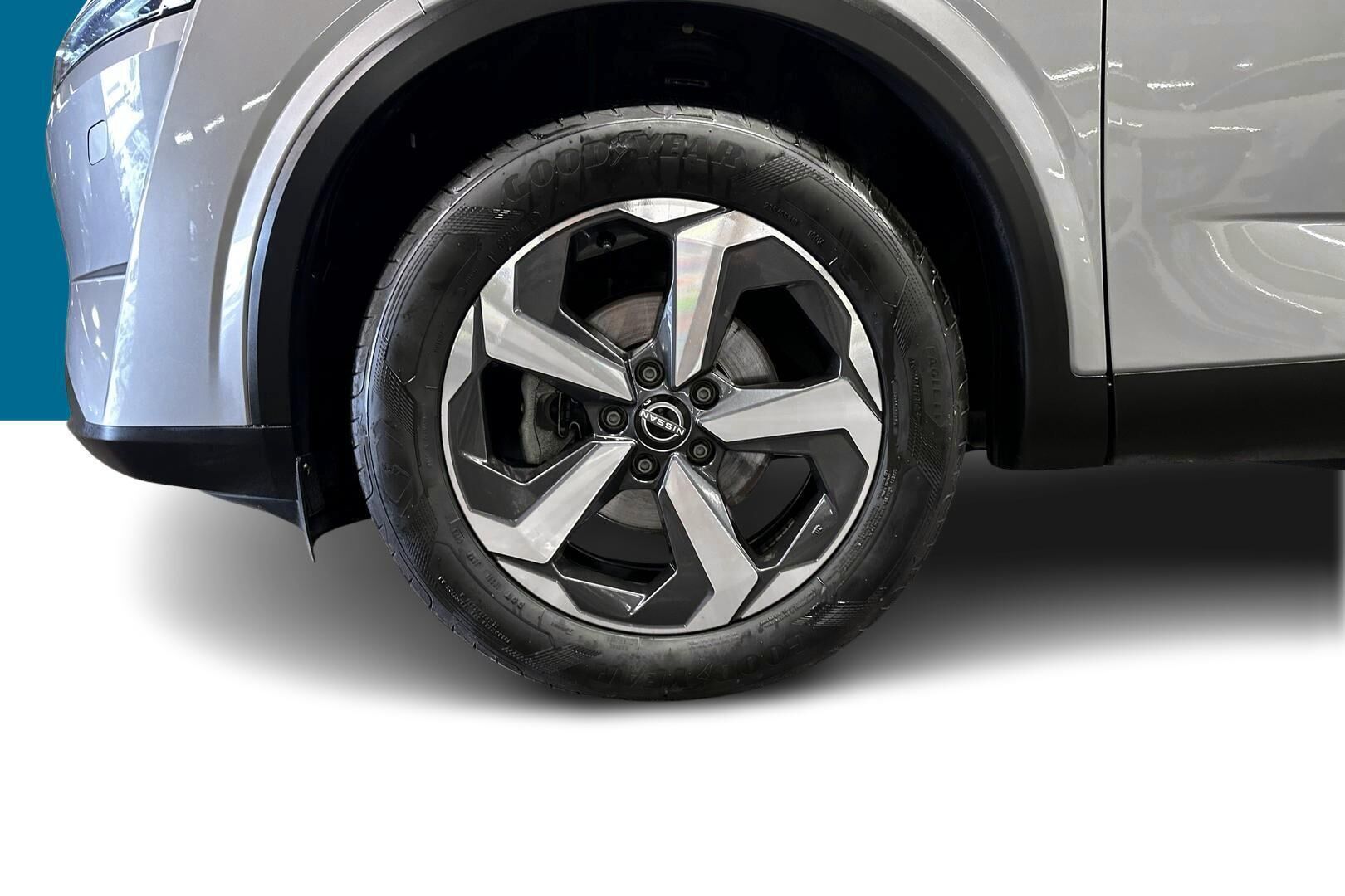 Nissan Qashqai iso kuva 9