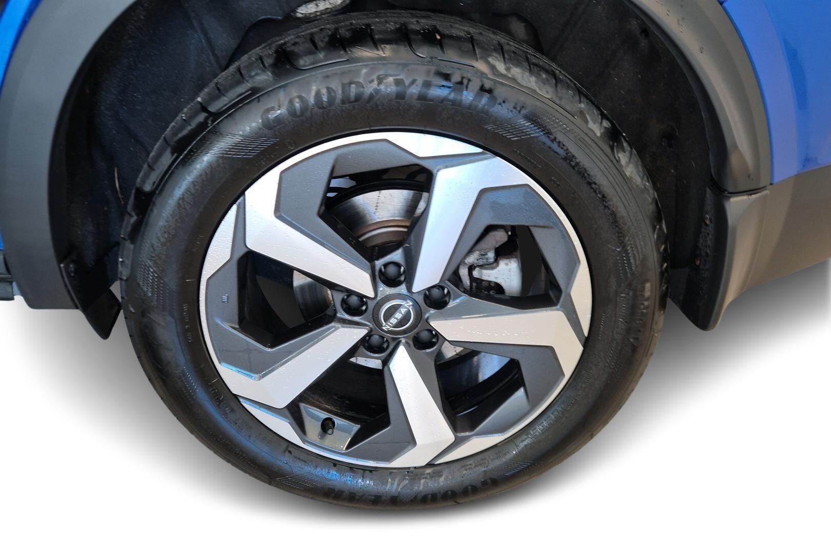 Nissan Qashqai iso kuva 8