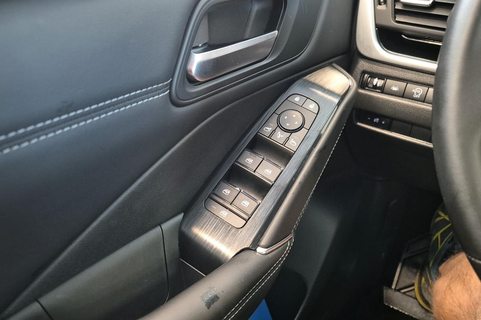 Nissan Qashqai iso kuva 15