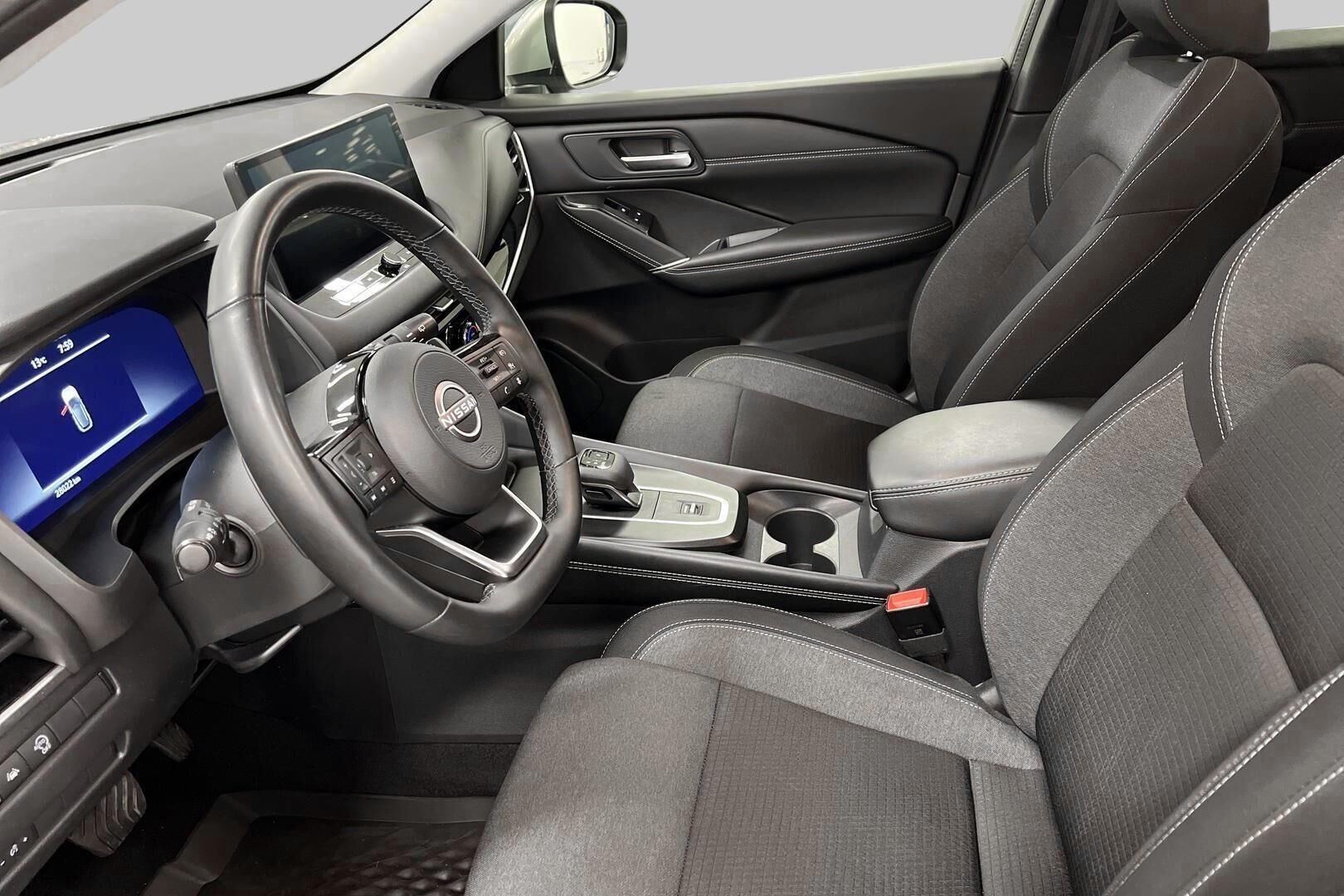 Nissan Qashqai iso kuva 9
