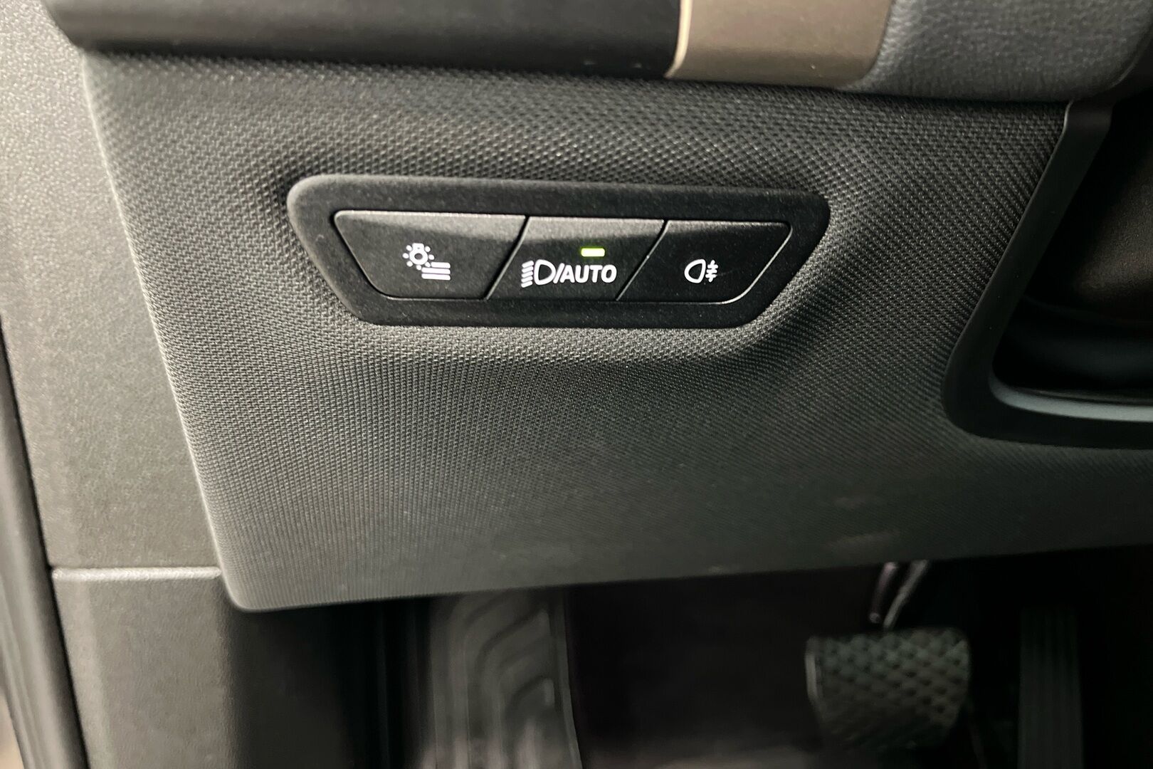 BMW IX iso kuva 18