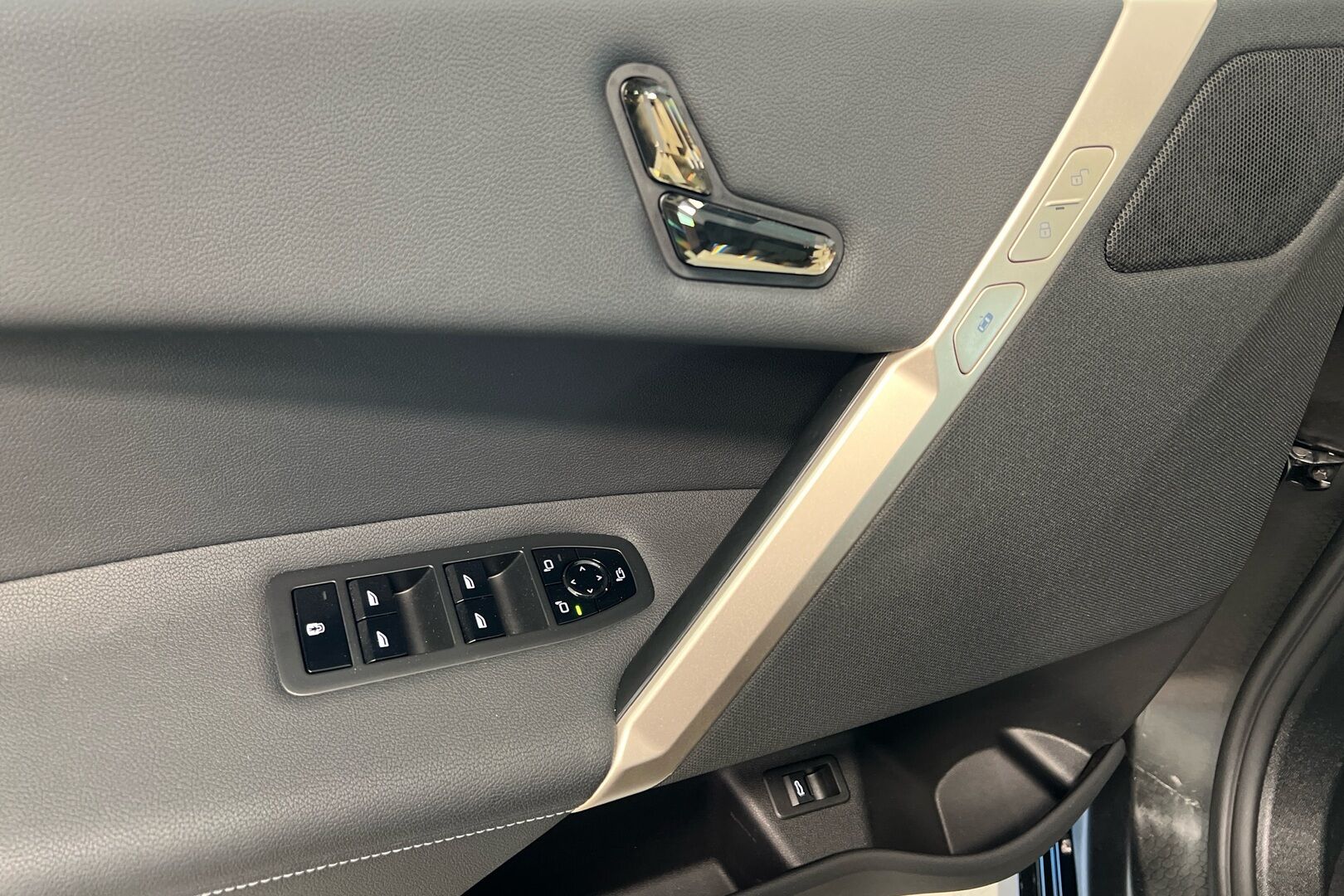 BMW IX iso kuva 19