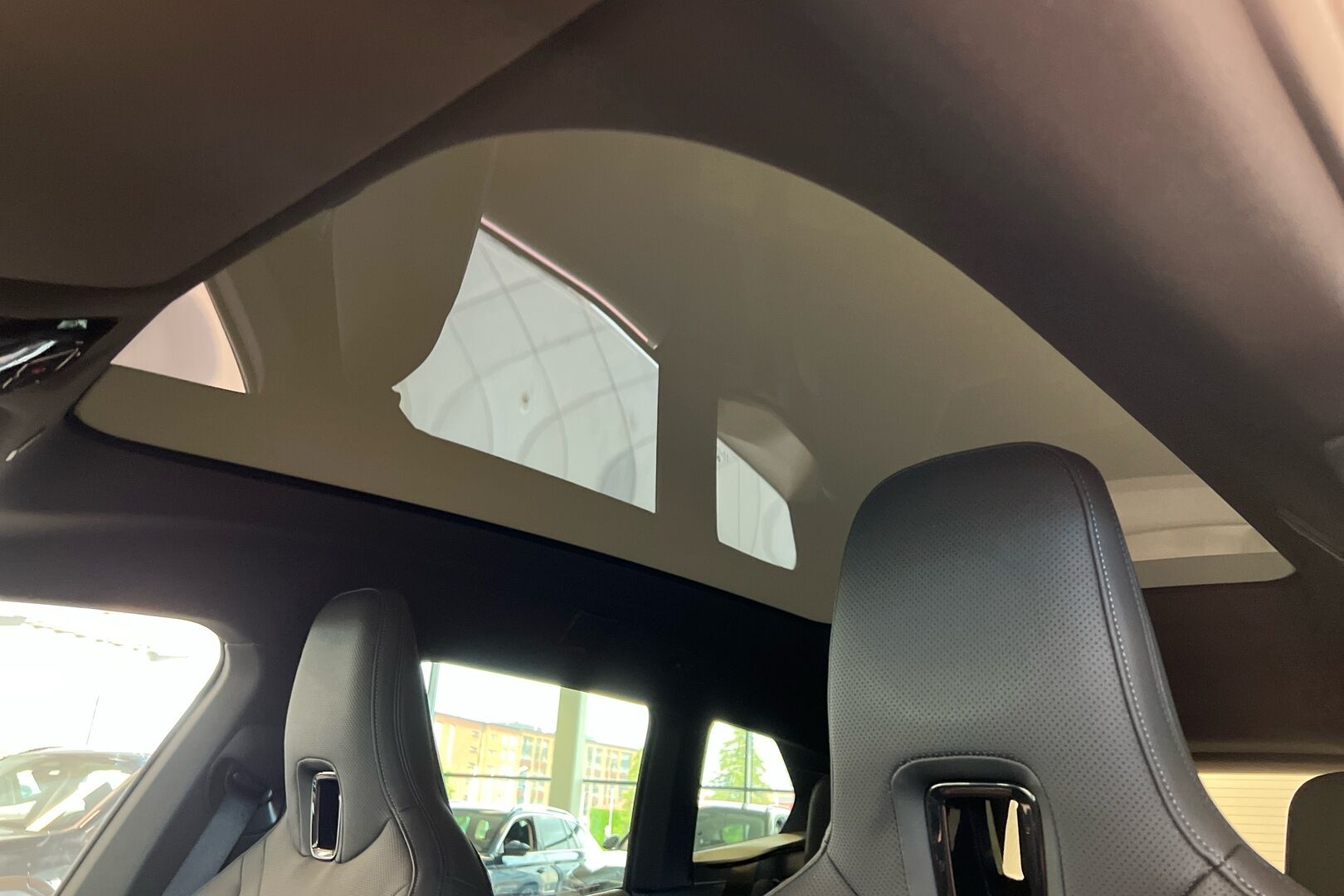 BMW IX iso kuva 21