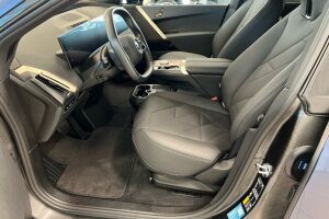 BMW IX esikatselu 7