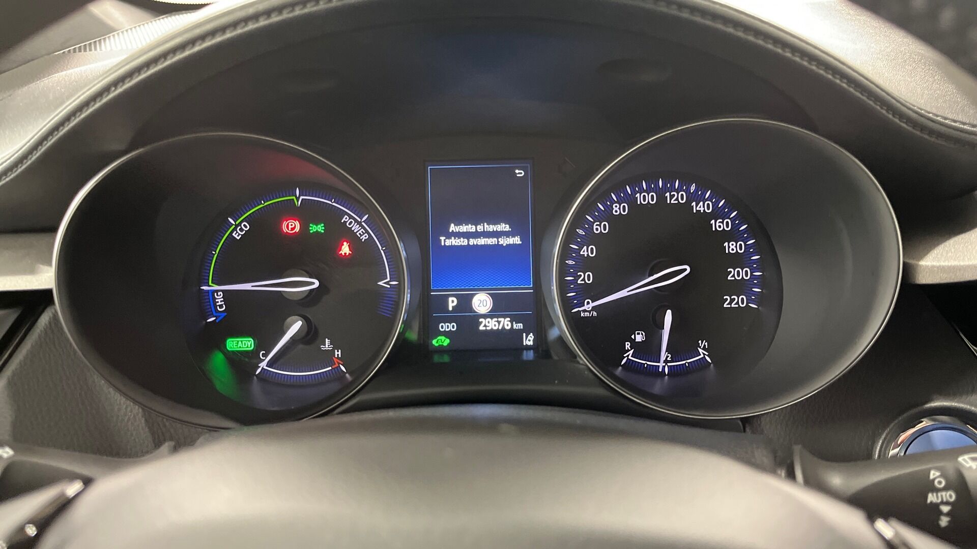 Toyota C-HR iso kuva 12