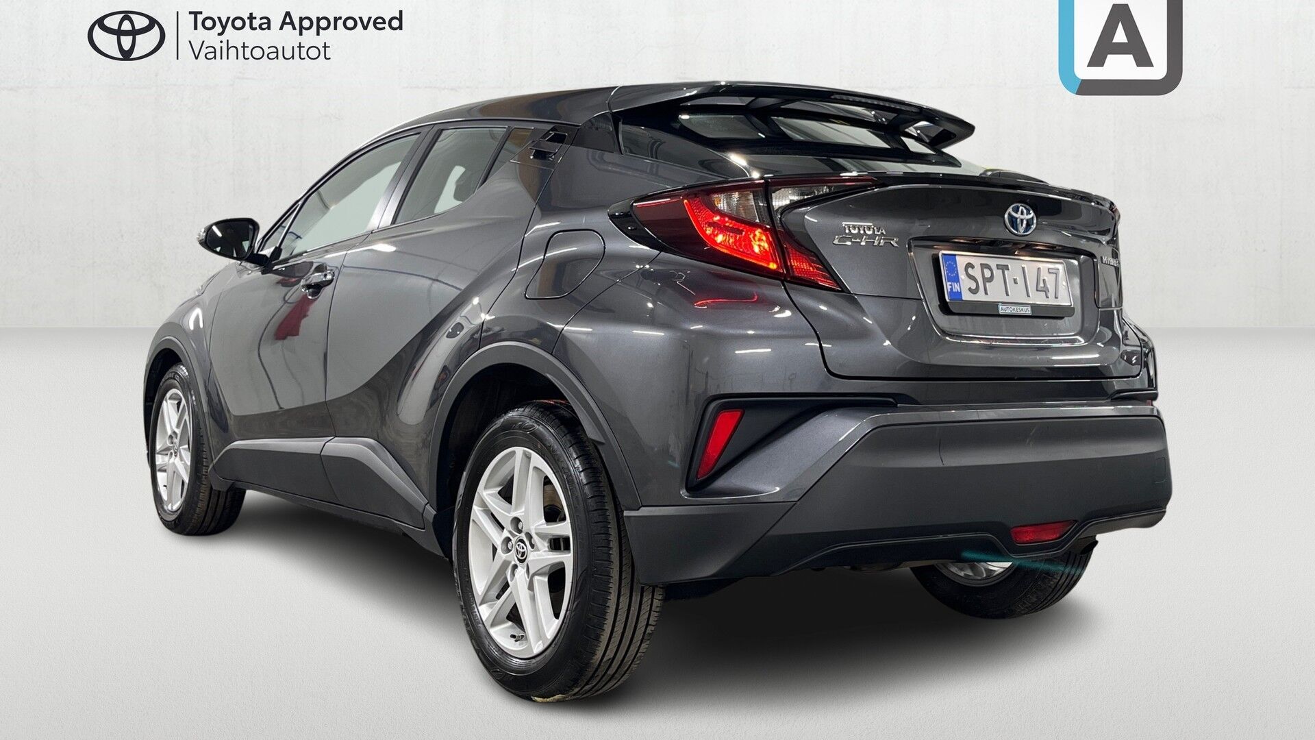 Toyota C-HR iso kuva 2