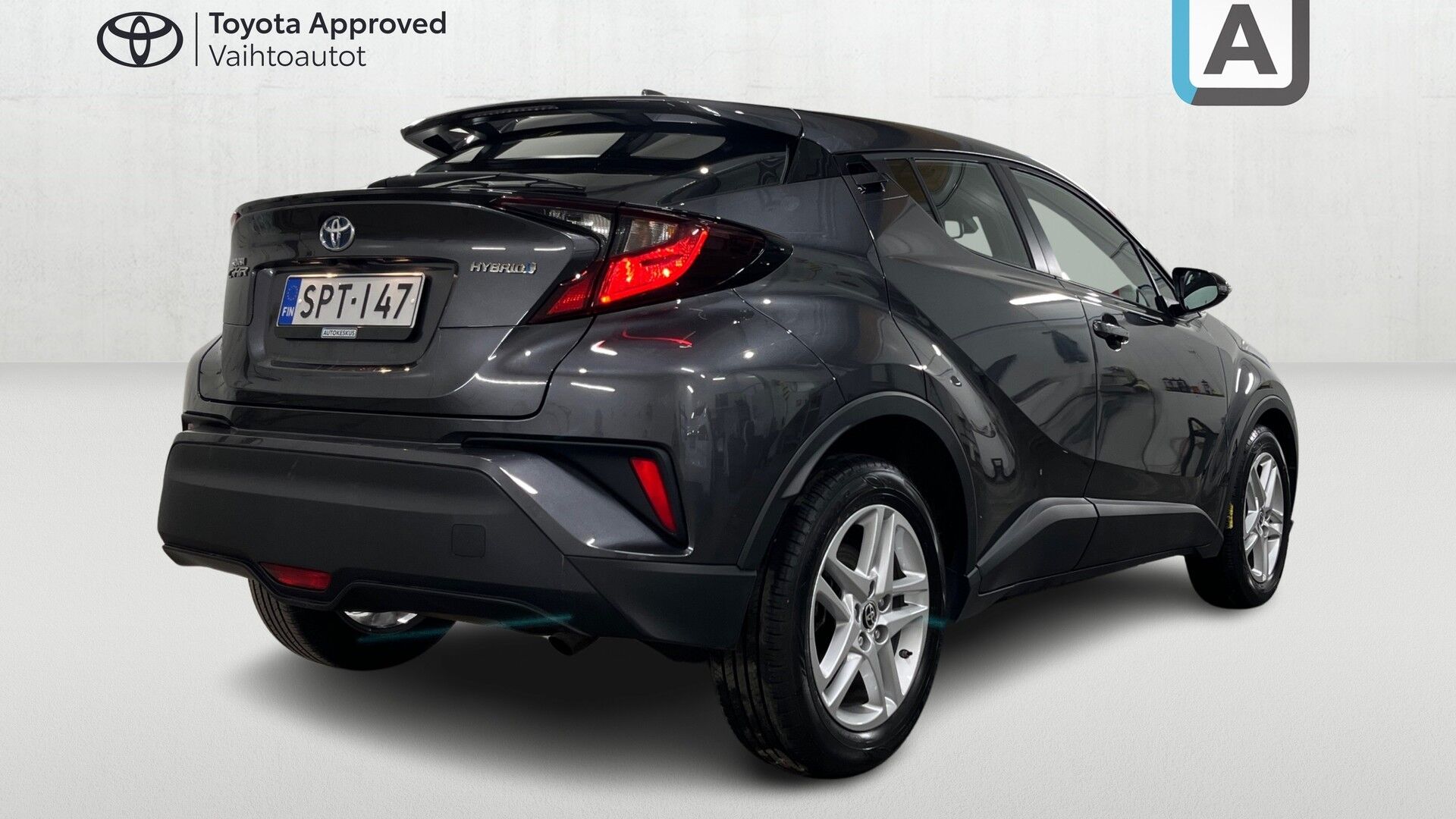 Toyota C-HR iso kuva 4