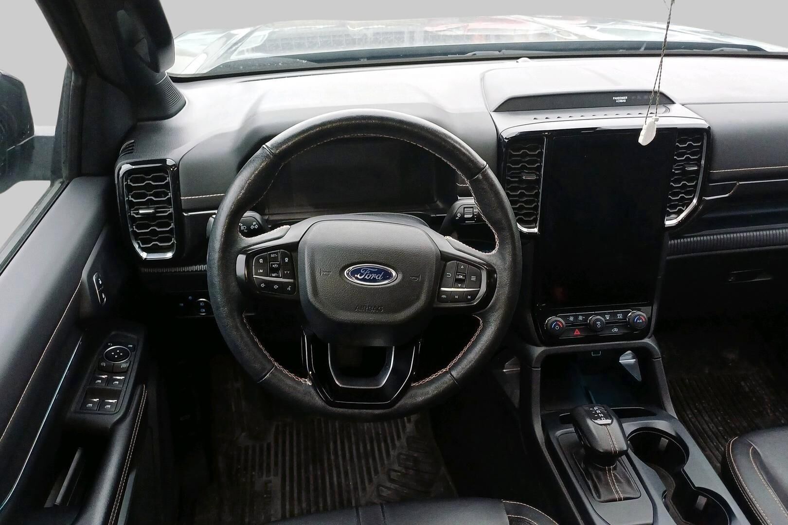 Ford Ranger iso kuva 2