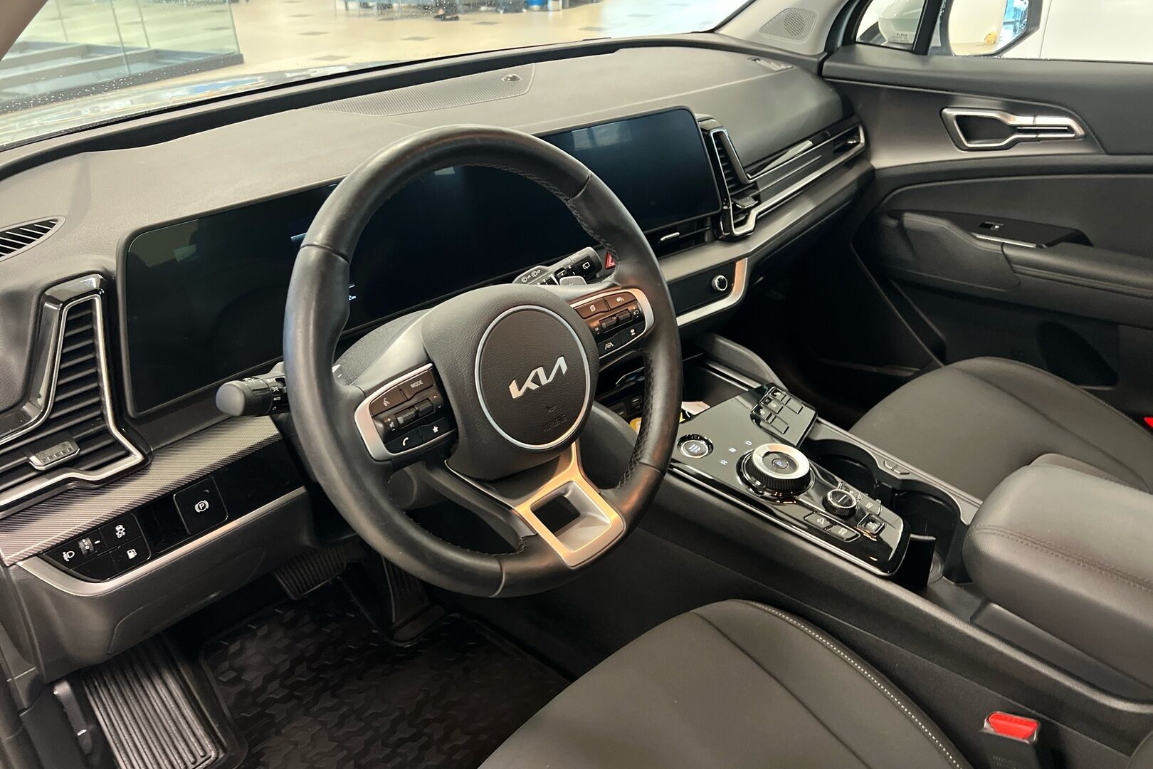 Kia Sportage iso kuva 6