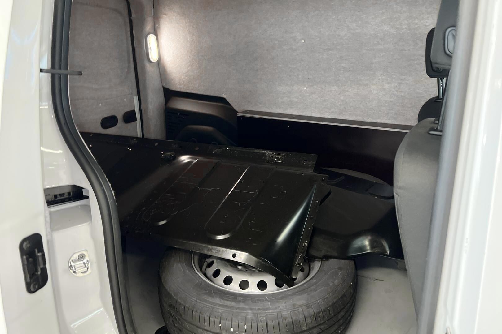 Mercedes-Benz Citan iso kuva 10