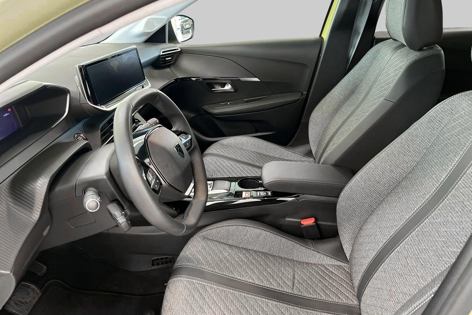 Peugeot e-208 iso kuva 8