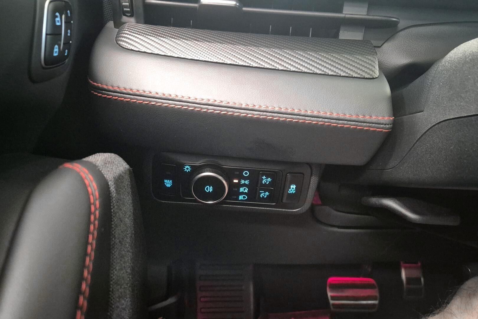 Ford Mustang Mach-E iso kuva 17