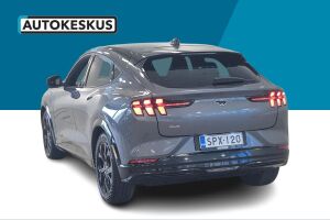 Ford Mustang Mach-E esikatselu 6