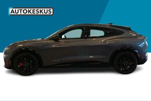 Ford Mustang Mach-E esikatselu 8