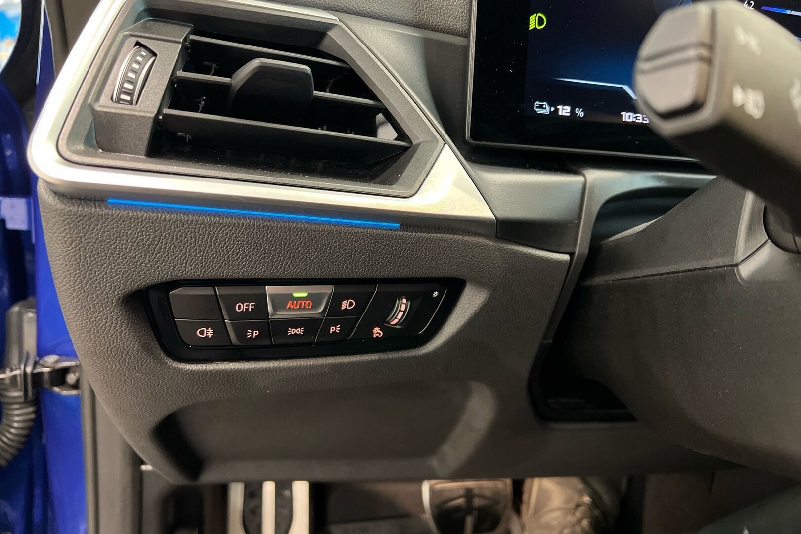 BMW i4 iso kuva 19