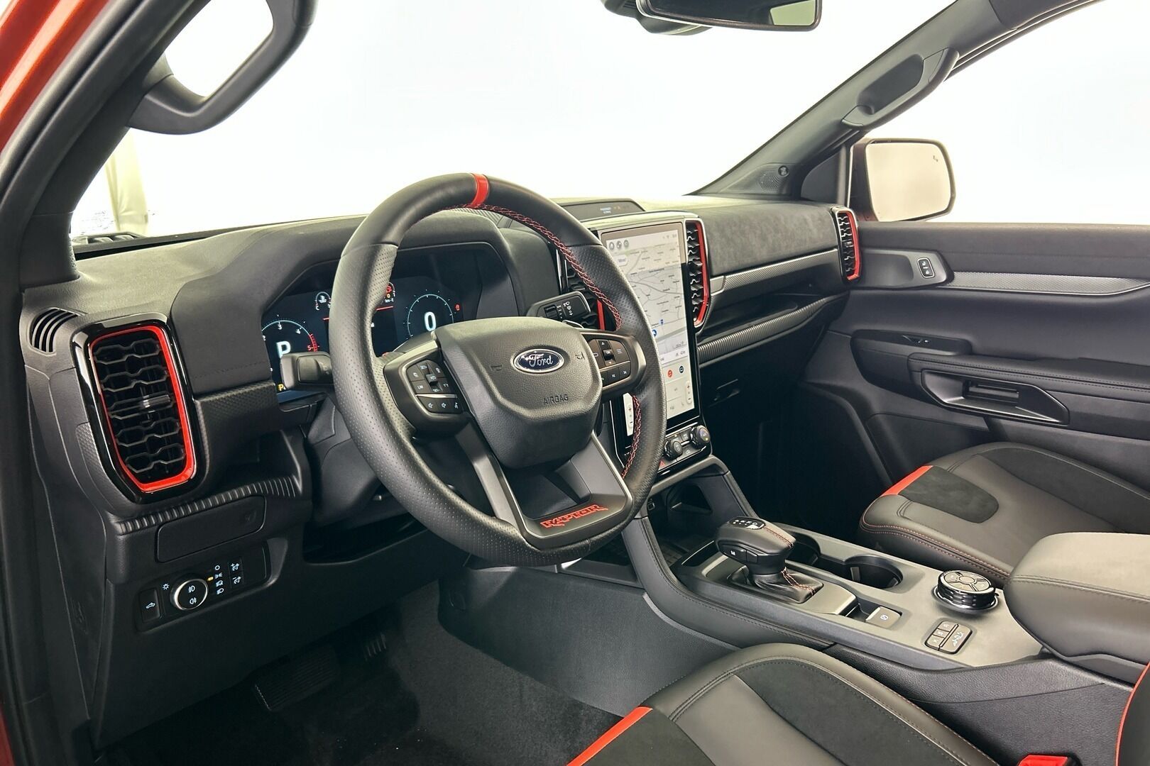 Ford Ranger iso kuva 8