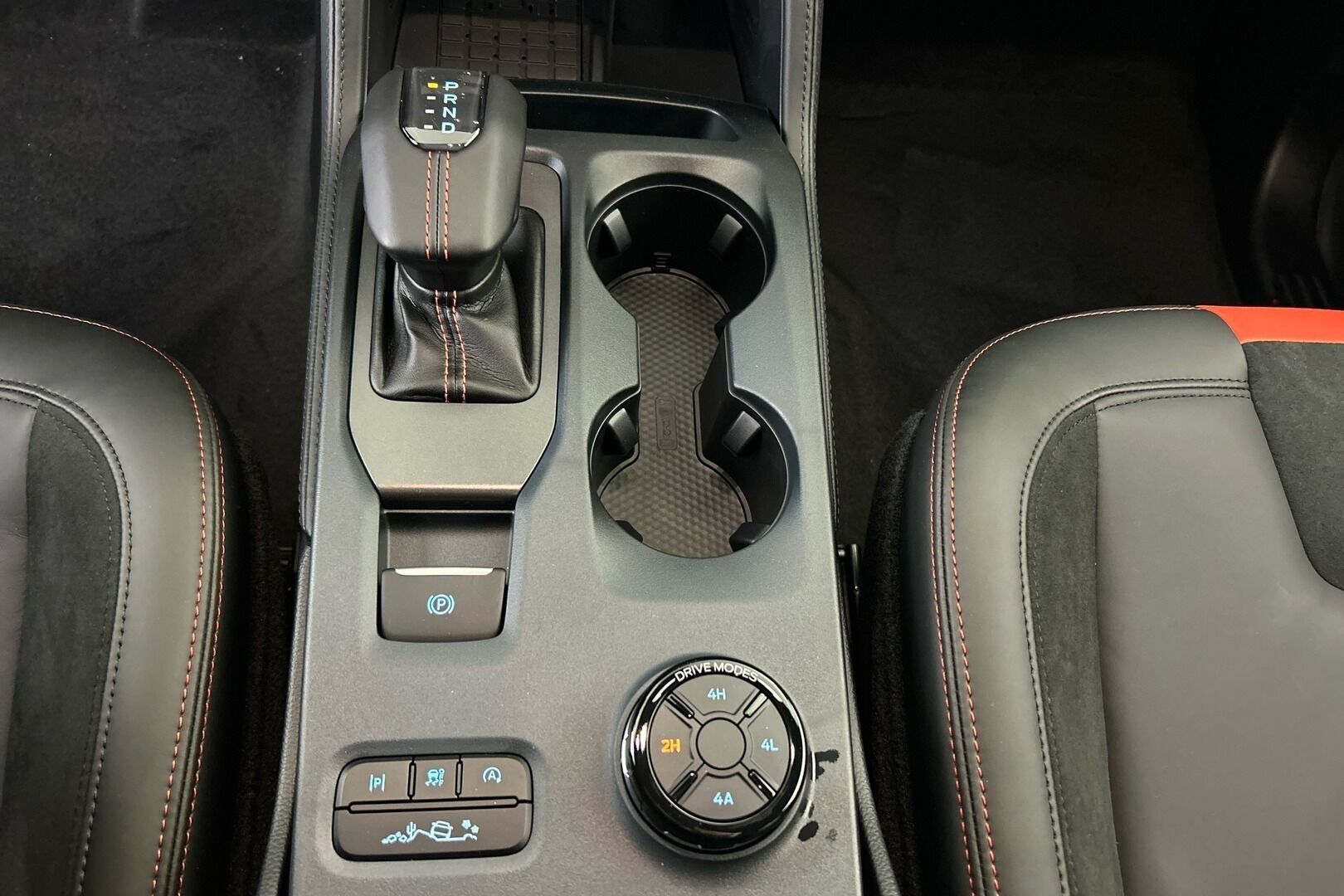 Ford Ranger iso kuva 29