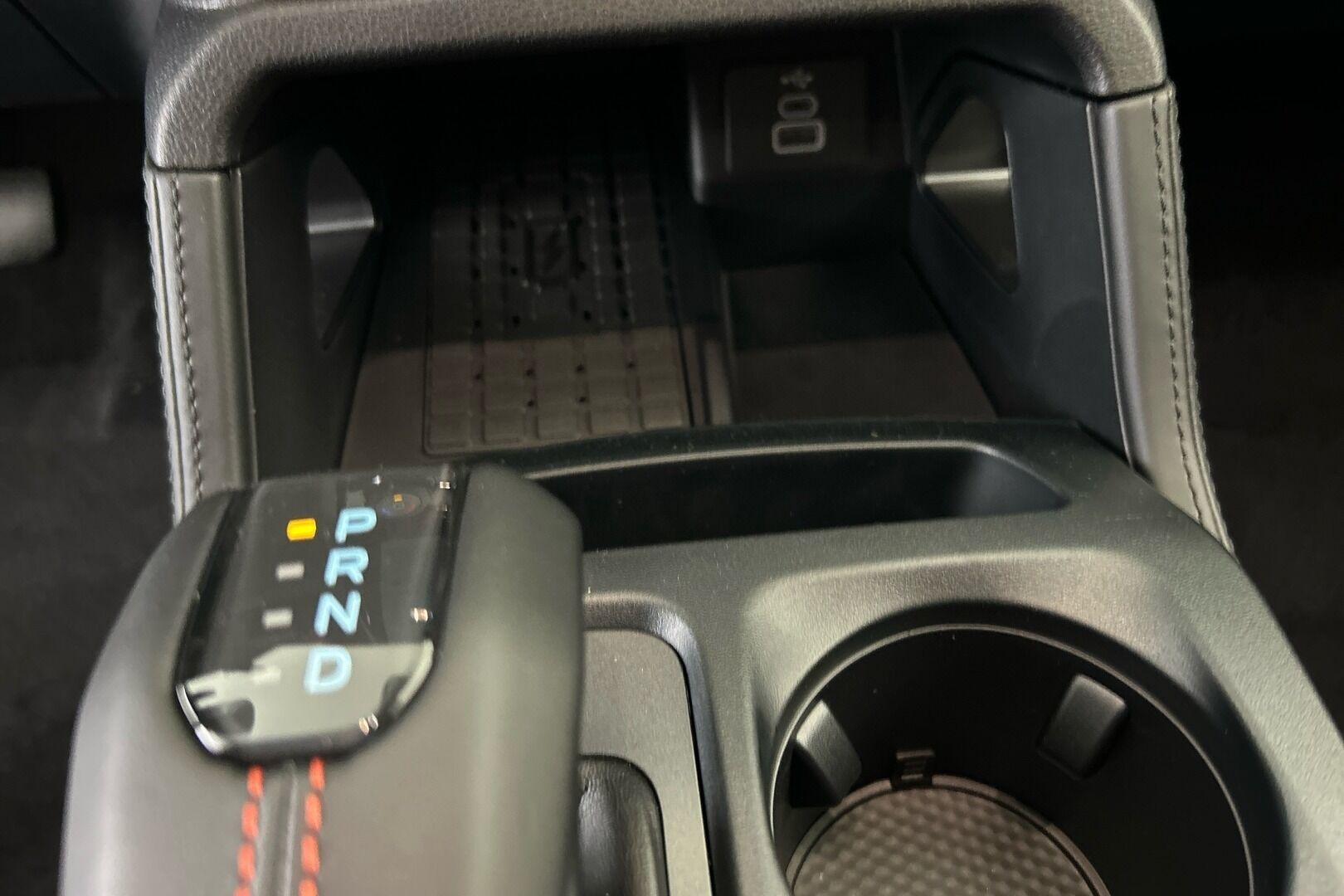 Ford Ranger iso kuva 14