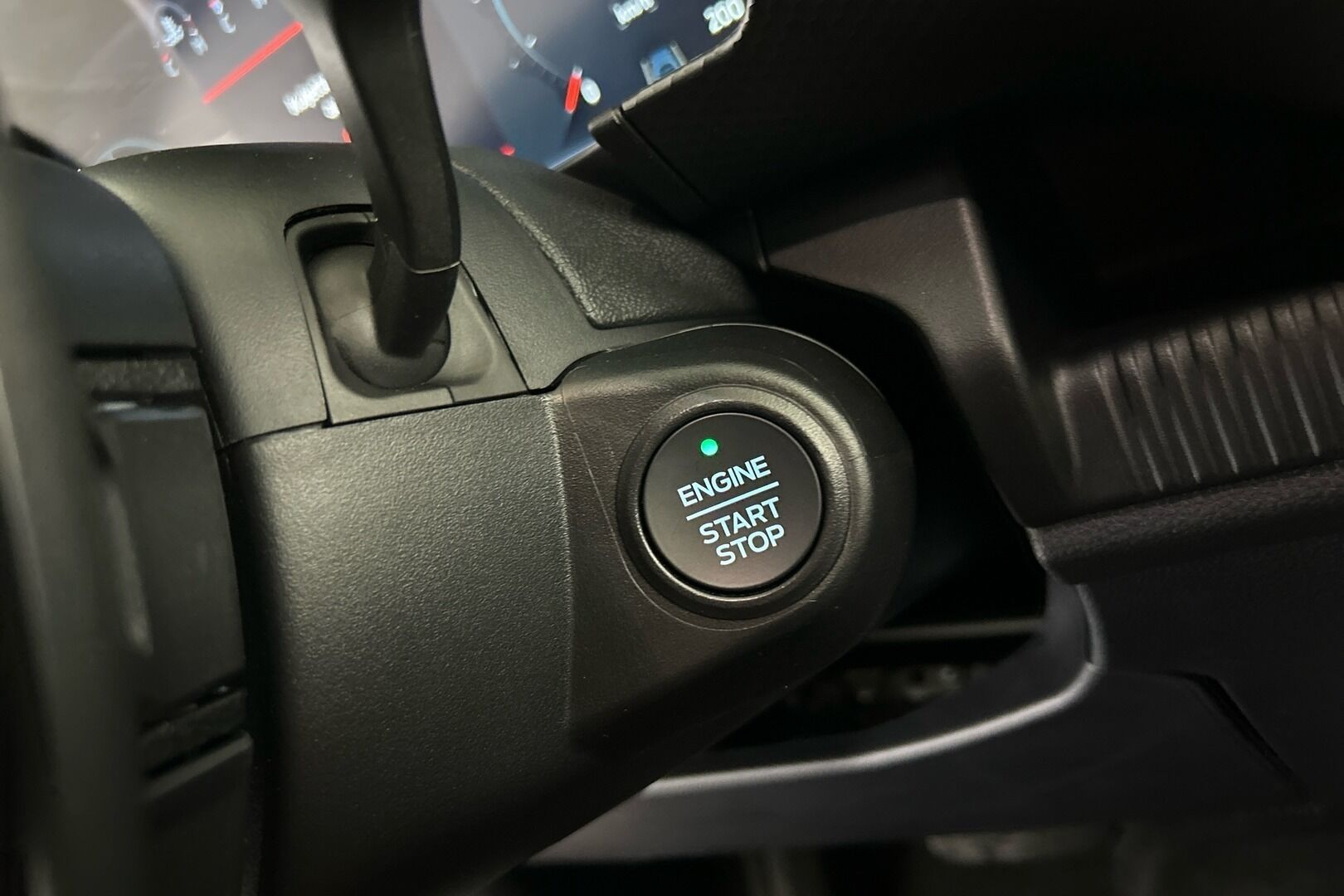 Ford Ranger iso kuva 15