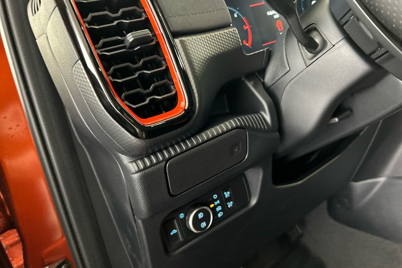 Ford Ranger iso kuva 25